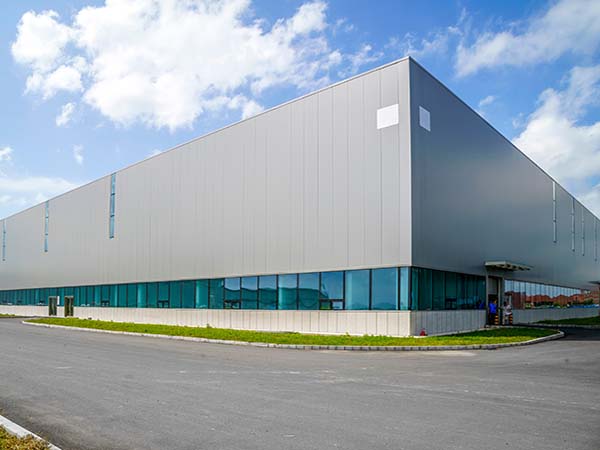 Large indusrial warehouse constructed with the help of building surveying services